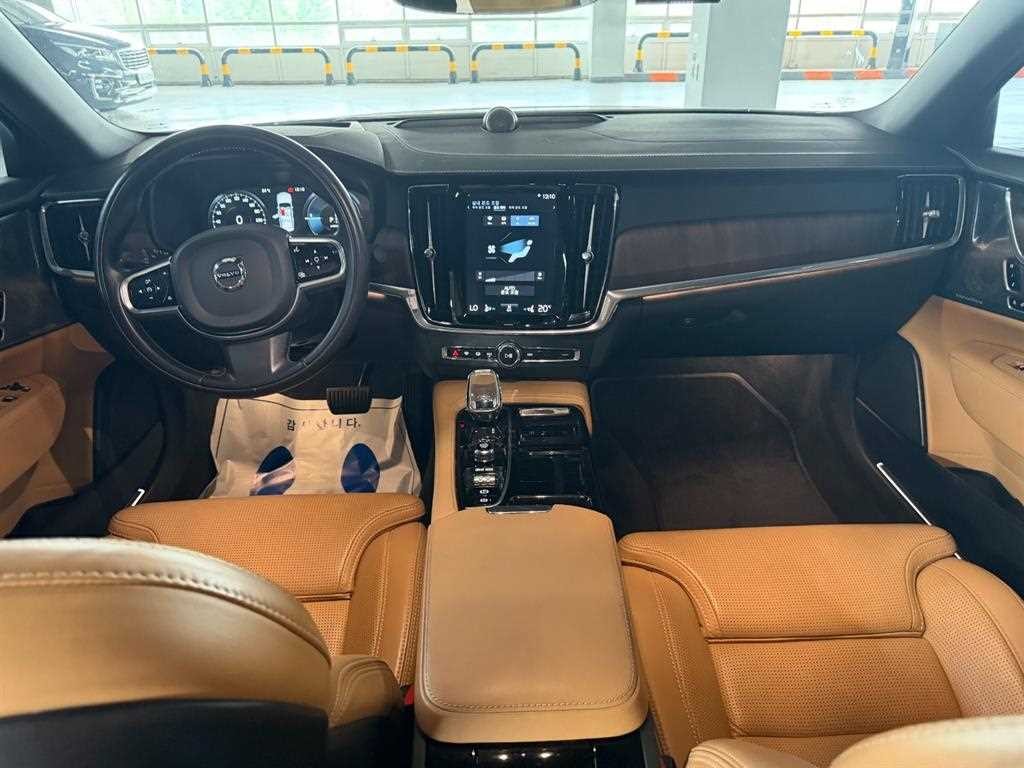 볼보 S90 T8 AWD 인스크립션 이미지 11