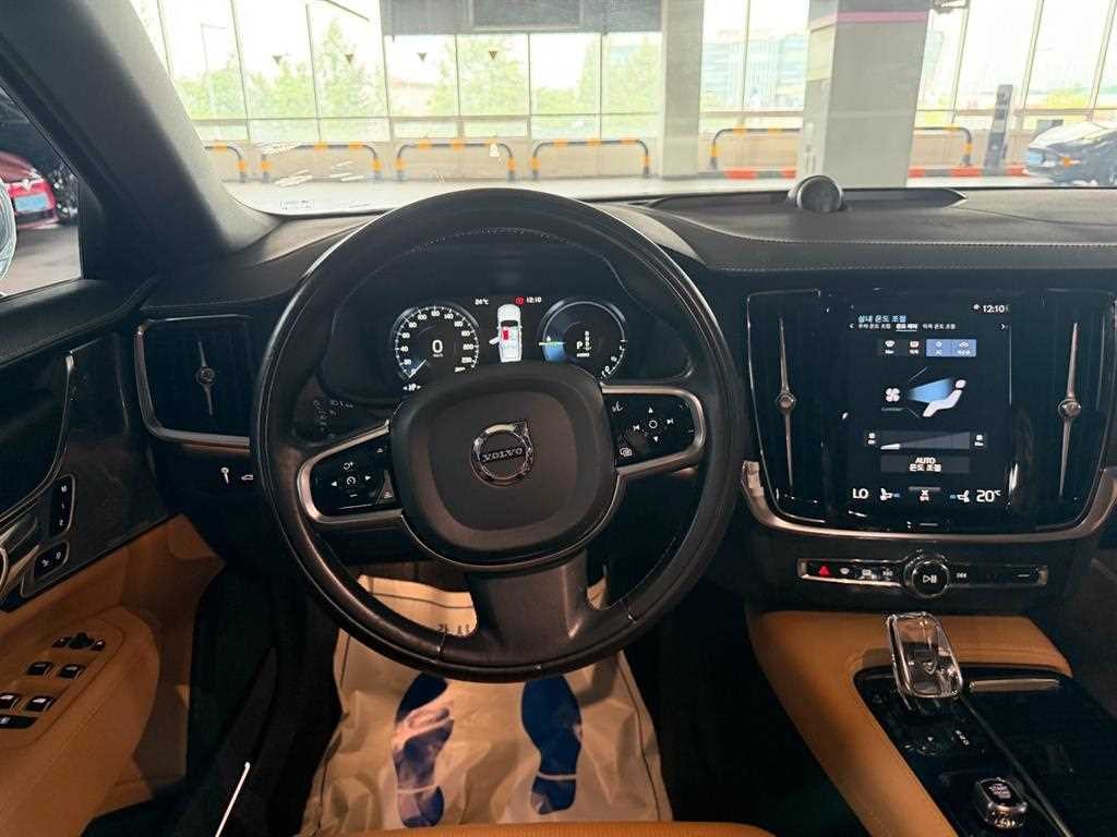 볼보 S90 T8 AWD 인스크립션 이미지 12