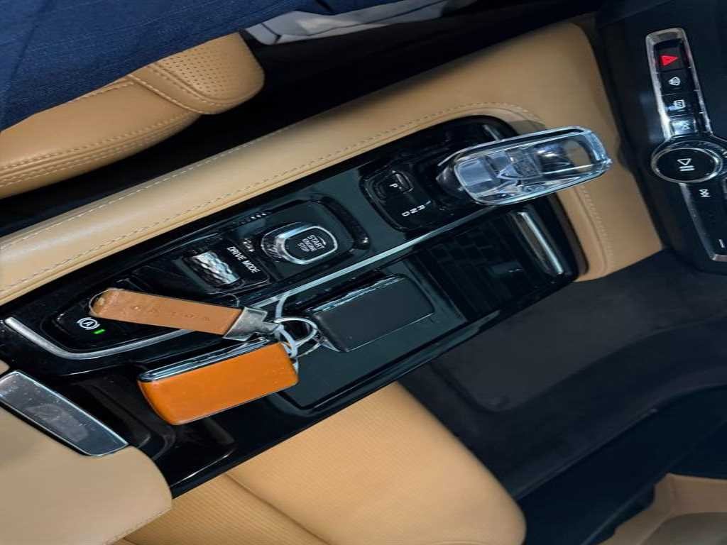 볼보 S90 T8 AWD 인스크립션 이미지 14