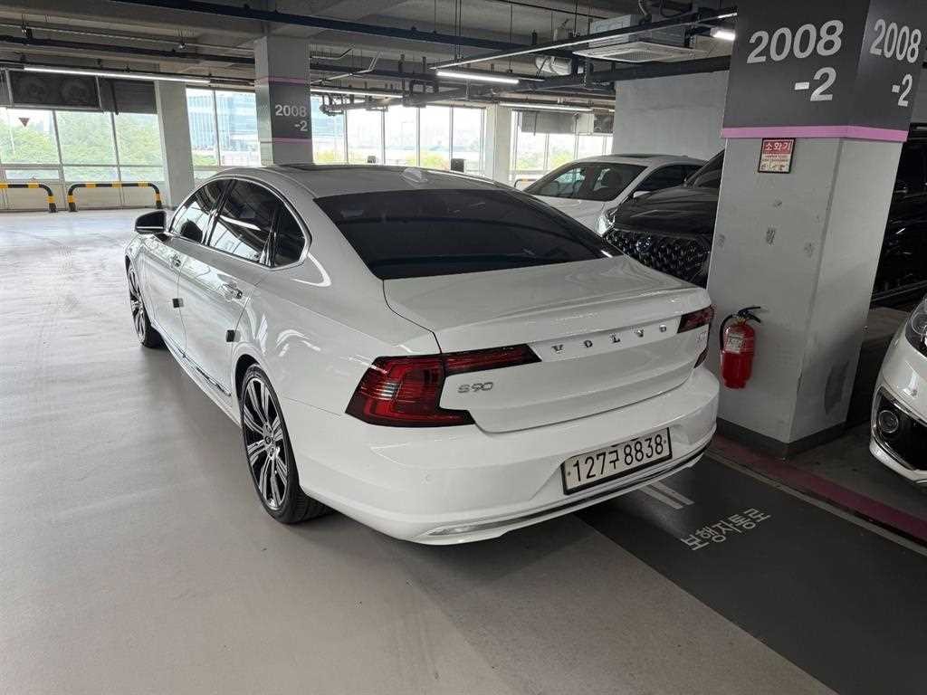 볼보 S90 T8 AWD 인스크립션 이미지 4