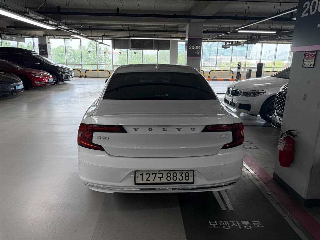 볼보 S90 T8 AWD 인스크립션 이미지 5