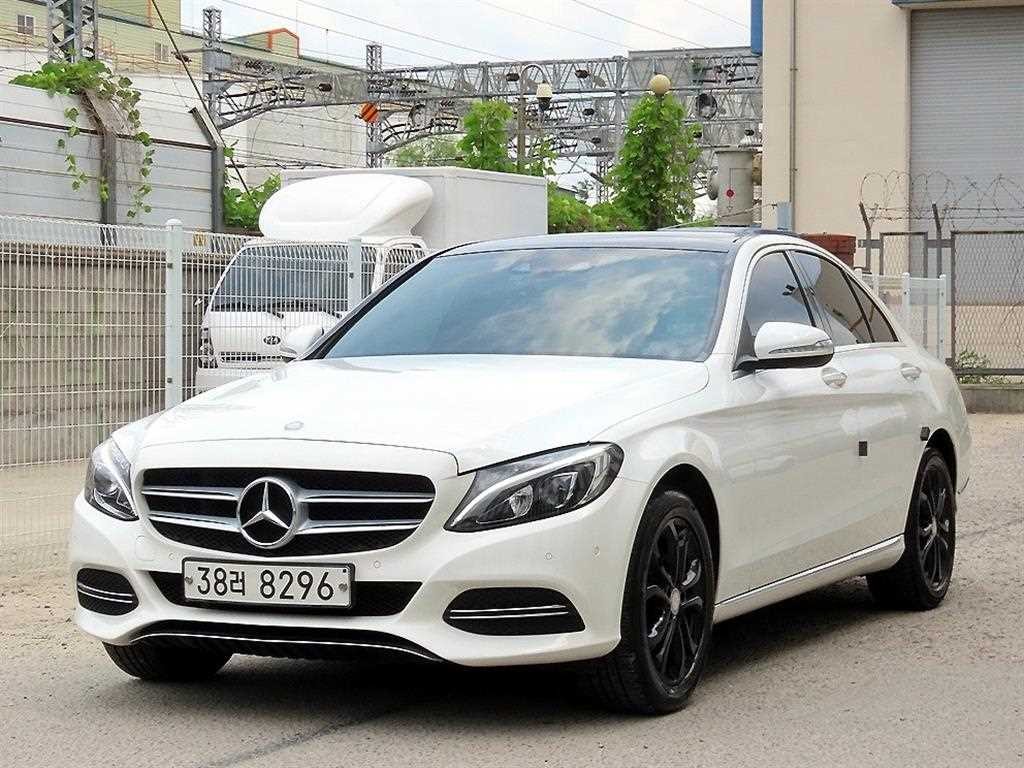 벤츠 C 클래스 C클래스 W205 C200 아방가르드 이미지 2