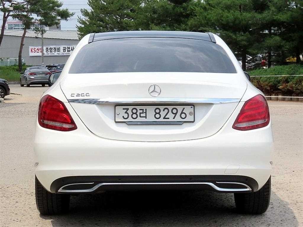 벤츠 C 클래스 C클래스 W205 C200 아방가르드 이미지 4