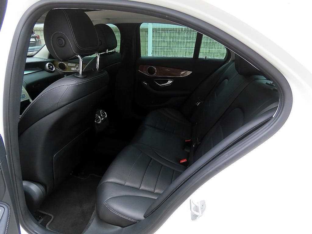 벤츠 C 클래스 C클래스 W205 C200 아방가르드 이미지 6