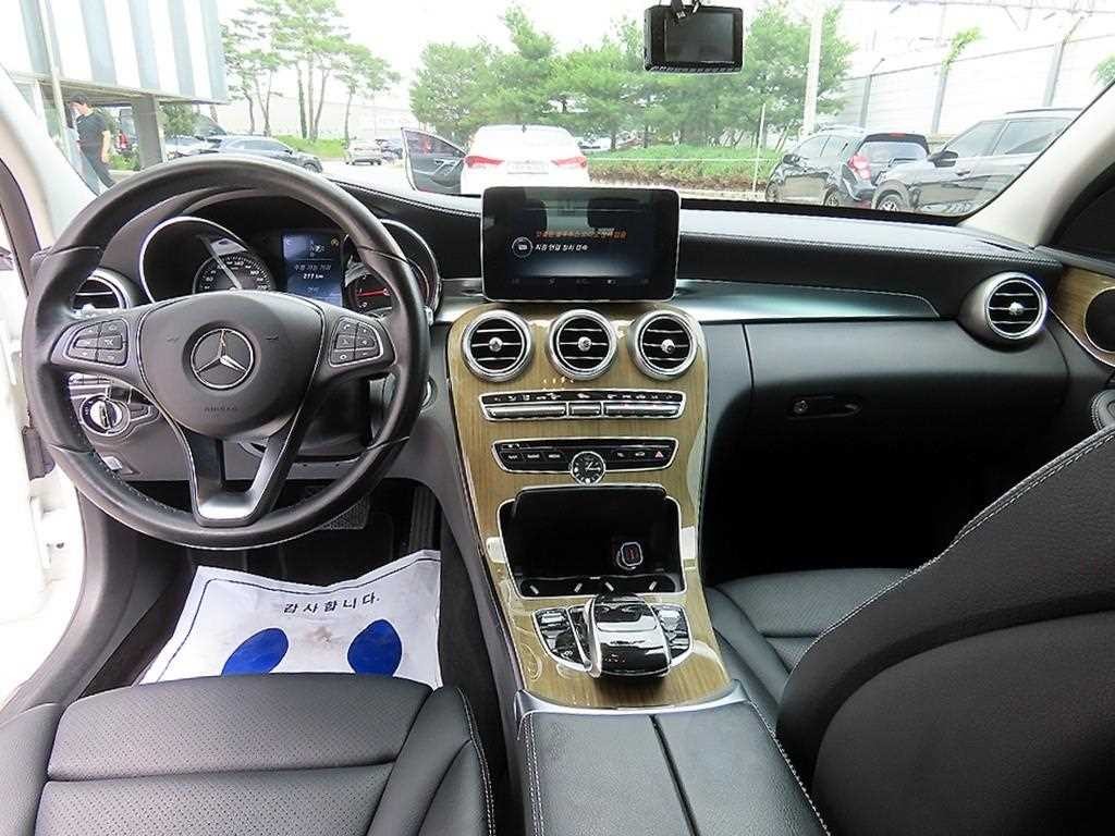 벤츠 C 클래스 C클래스 W205 C200 아방가르드 이미지 7