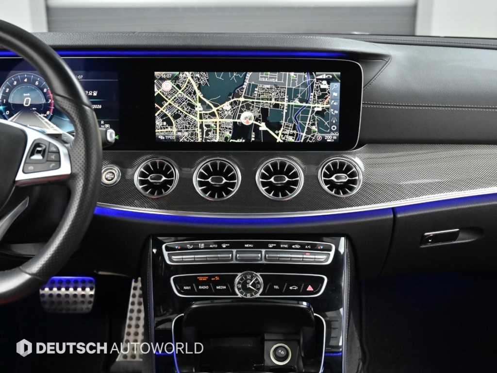 벤츠 E 클래스 E-클래스 W213 E400 4MATIC 쿠페 이미지 14