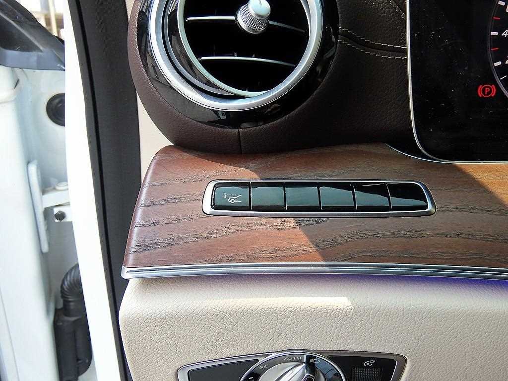 벤츠 E 클래스 E-클래스 W213 E300 익스클루시브 이미지 12