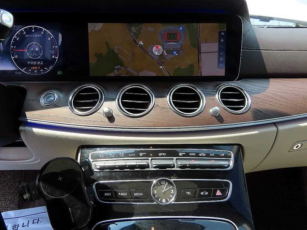 벤츠 E 클래스 E-클래스 W213 E300 익스클루시브 이미지 14
