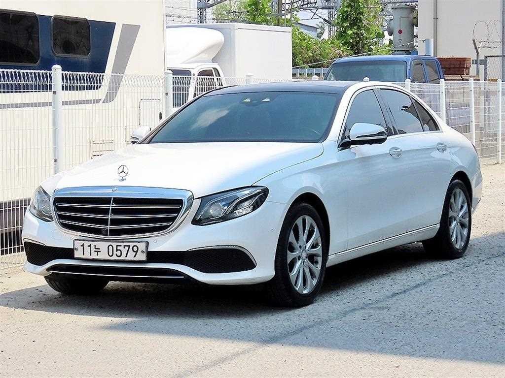 벤츠 E 클래스 E-클래스 W213 E300 익스클루시브 이미지 3