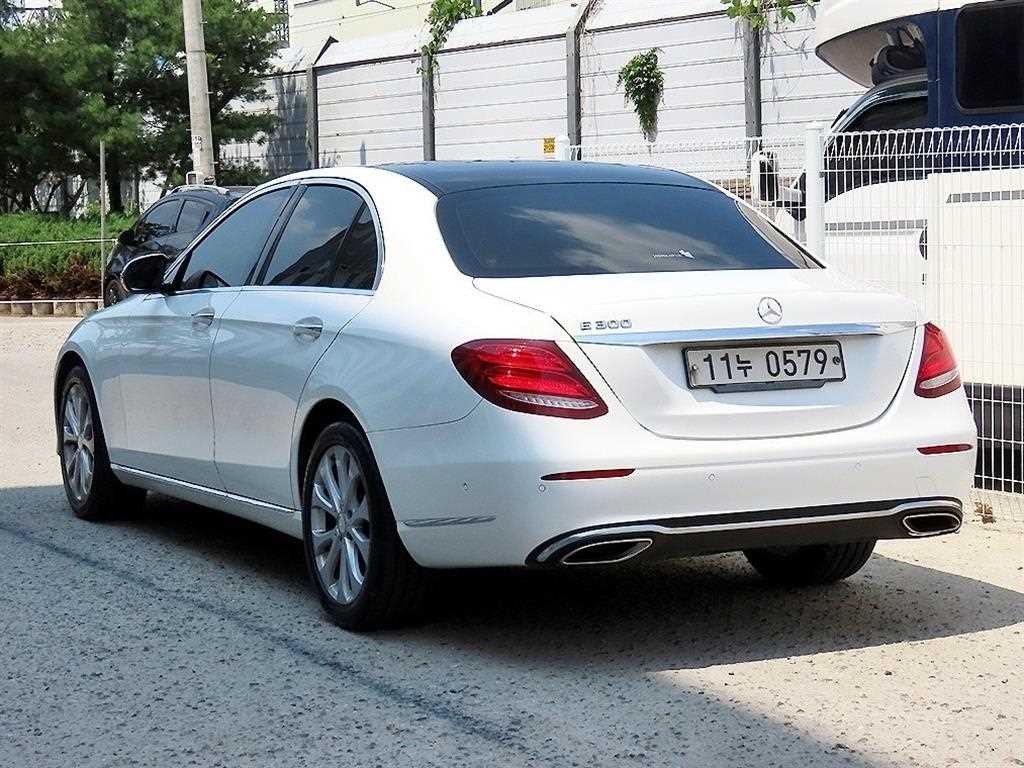 벤츠 E 클래스 E-클래스 W213 E300 익스클루시브 이미지 4