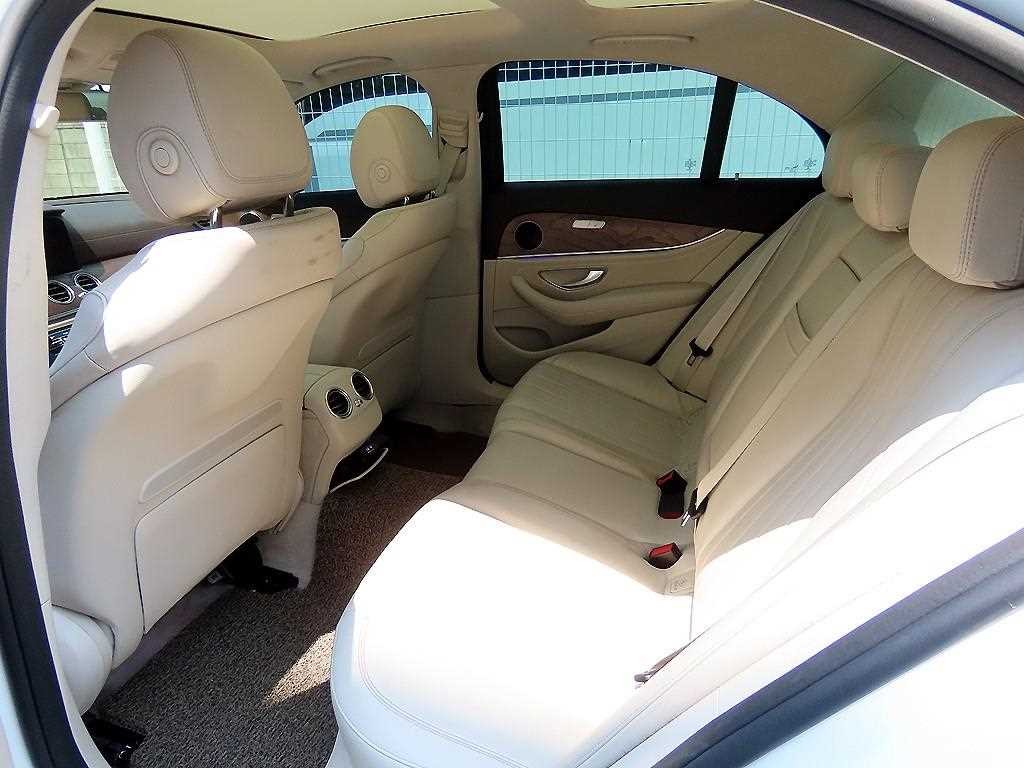벤츠 E 클래스 E-클래스 W213 E300 익스클루시브 이미지 6