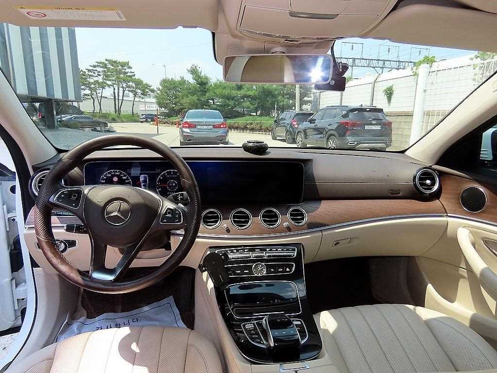 벤츠 E 클래스 E-클래스 W213 E300 익스클루시브 이미지 7