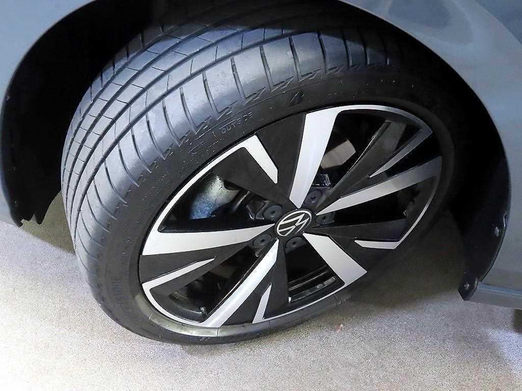 폭스바겐 골프 골프 8세대 2.0 TDI 프레스티지 이미지 20