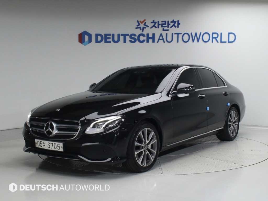 벤츠 E 클래스 E-클래스 W213 E300 4MATIC 아방가르드 이미지 1