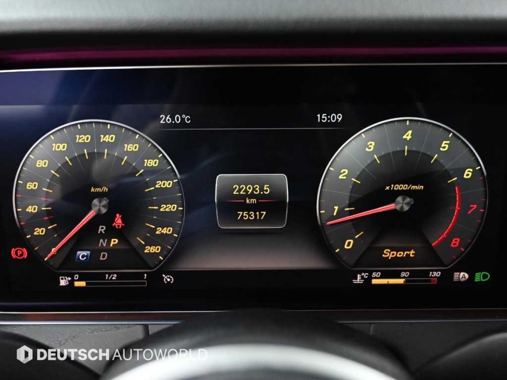 벤츠 E 클래스 E-클래스 W213 E300 4MATIC 아방가르드 이미지 8
