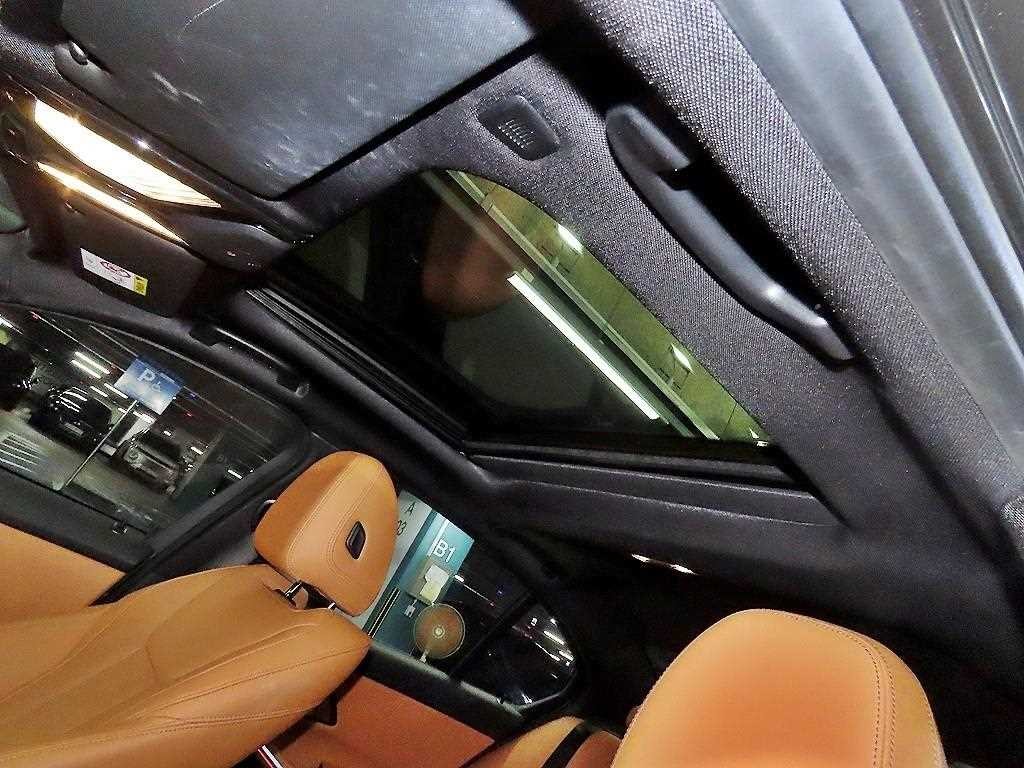 BMW 3시리즈 3시리즈 (G20) 320i M 스포츠 이미지 17