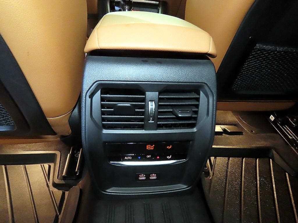 BMW 3시리즈 3시리즈 (G20) 320i M 스포츠 이미지 18