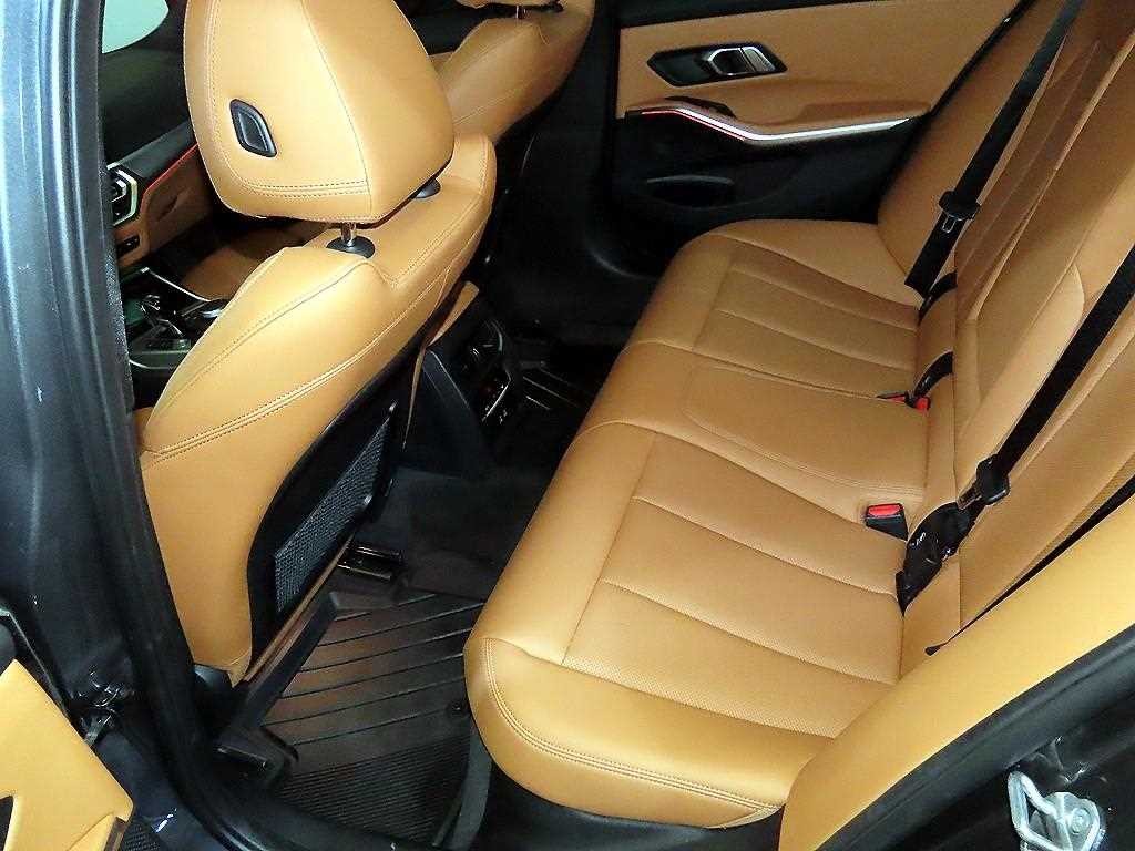 BMW 3시리즈 3시리즈 (G20) 320i M 스포츠 이미지 7