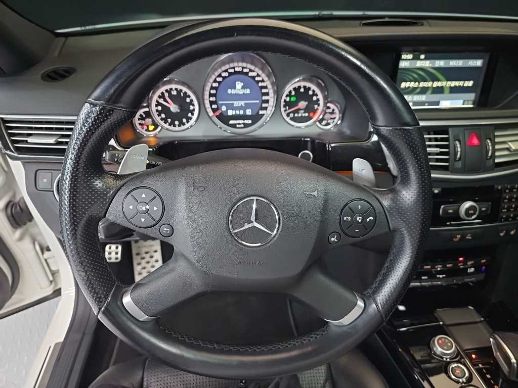 벤츠 E 클래스 E-클래스 W212 E63 AMG 이미지 9