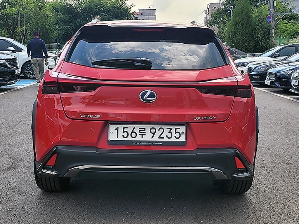 렉서스 UX UX 250h 2.0 F 스포츠 2WD 이미지 3