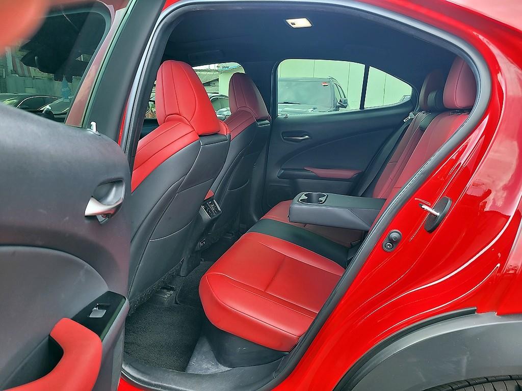 렉서스 UX UX 250h 2.0 F 스포츠 2WD 이미지 7