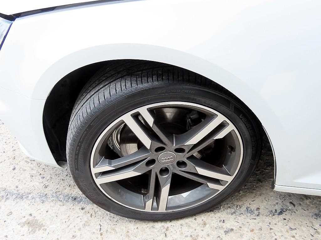 아우디 A4 A4 (B9) 40 TFSI 이미지 20