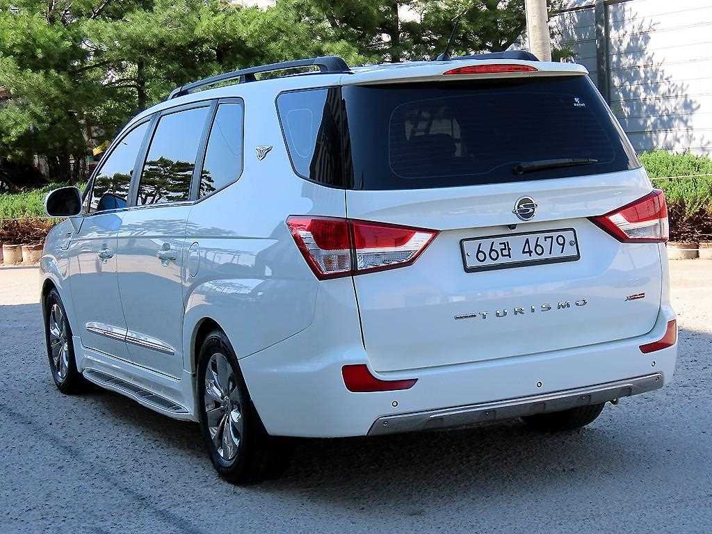 KG모빌리티(쌍용) 코란도 코란도투리스모 4WD TX 플러스 이미지 3