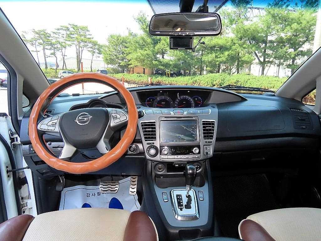 KG모빌리티(쌍용) 코란도 코란도투리스모 4WD TX 플러스 이미지 8