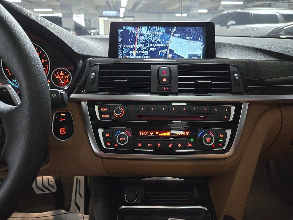 BMW 4시리즈 4시리즈 (F32) 420i 그란쿠페 럭셔리 이미지 10