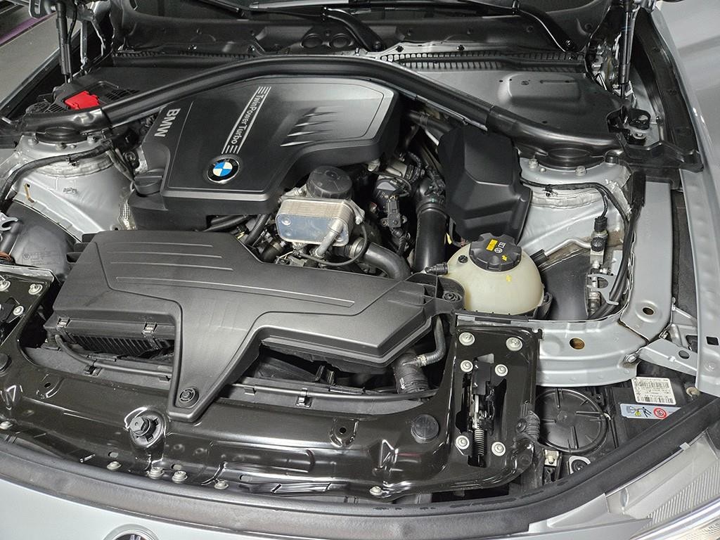 BMW 4시리즈 4시리즈 (F32) 420i 그란쿠페 럭셔리 이미지 19