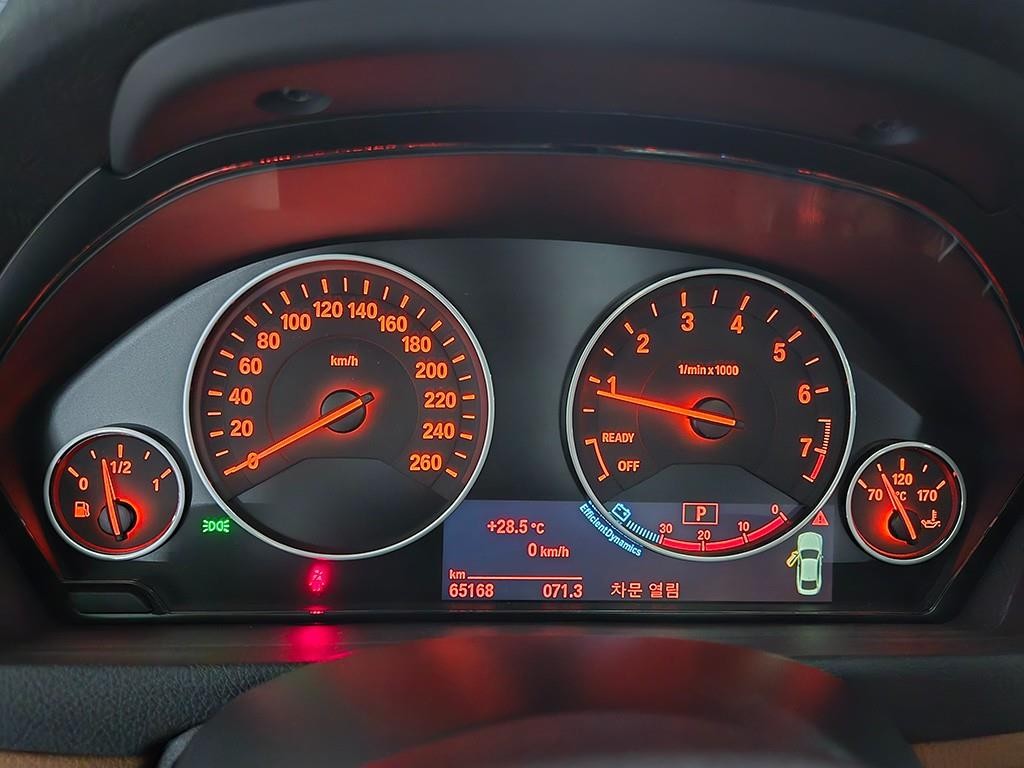 BMW 4시리즈 4시리즈 (F32) 420i 그란쿠페 럭셔리 이미지 8