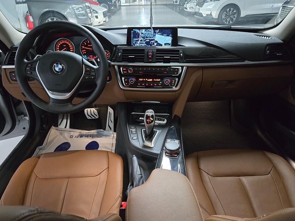 BMW 4시리즈 4시리즈 (F32) 420i 그란쿠페 럭셔리 이미지 9