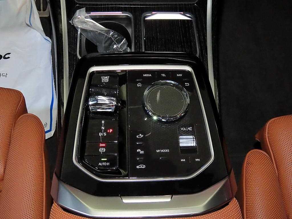 BMW 7시리즈 7시리즈 (G70) 740d xDrive M 스포츠 이미지 12