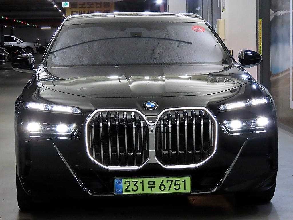 BMW 7시리즈 7시리즈 (G70) 740d xDrive M 스포츠 이미지 2