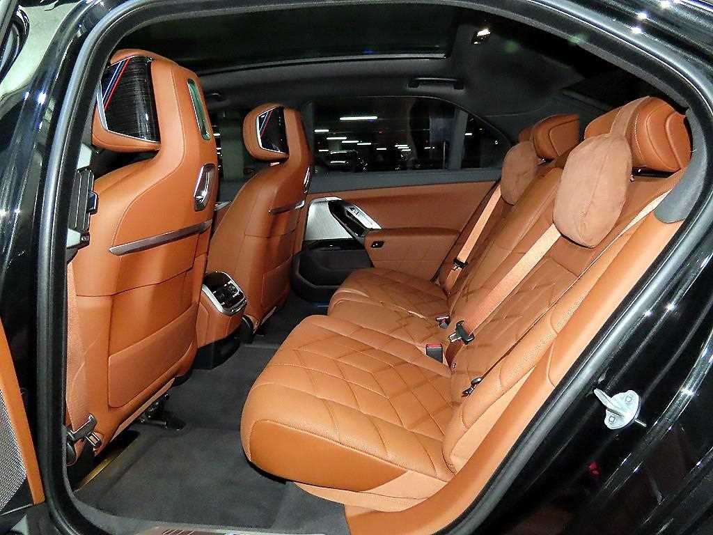 BMW 7시리즈 7시리즈 (G70) 740d xDrive M 스포츠 이미지 7
