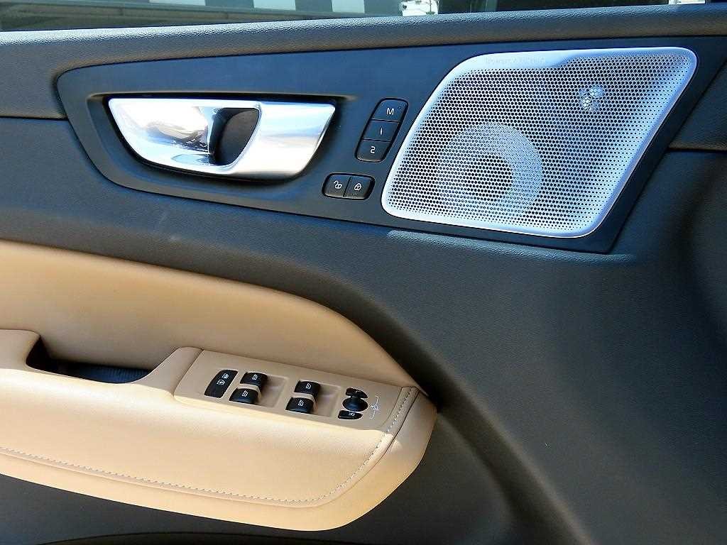 볼보 XC60 XC60(2세대) B5 AWD 인스크립션 이미지 12