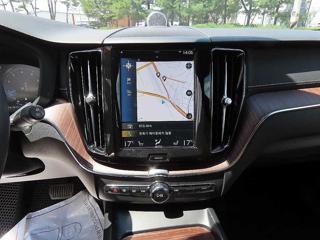 볼보 XC60 XC60(2세대) B5 AWD 인스크립션 이미지 13