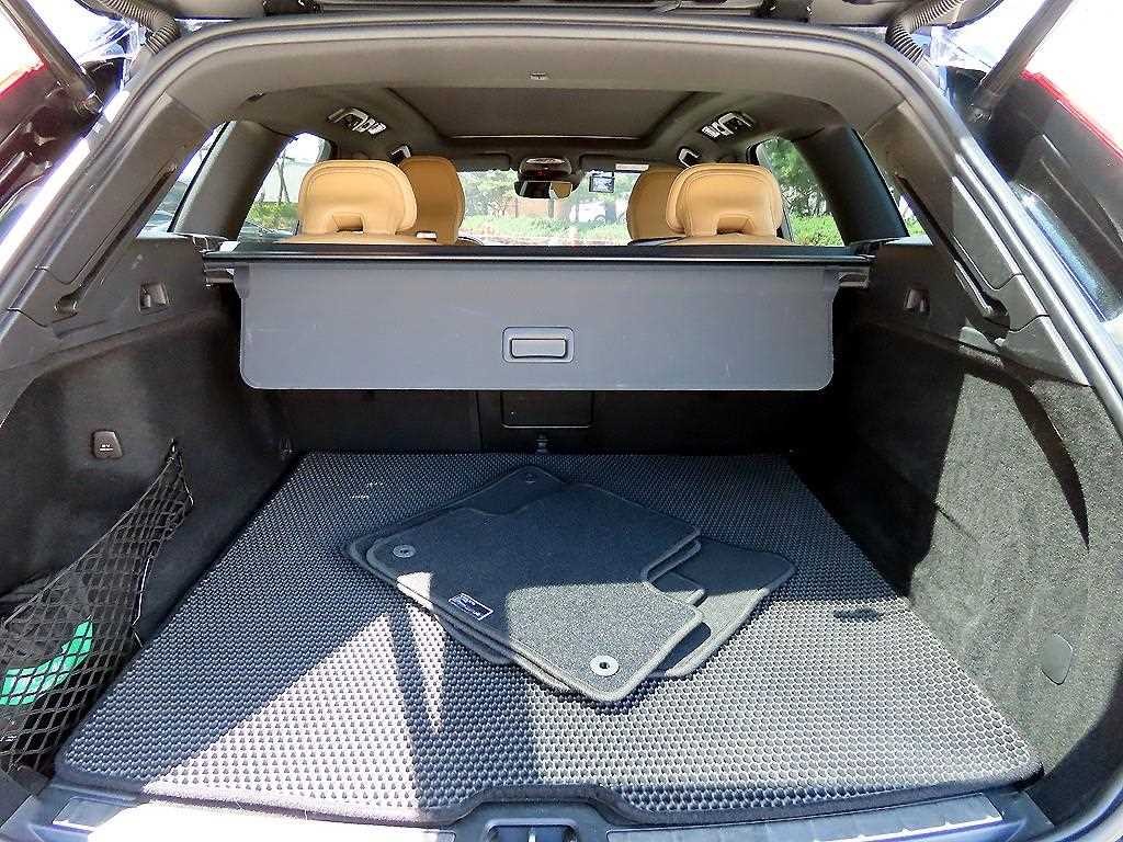 볼보 XC60 XC60(2세대) B5 AWD 인스크립션 이미지 17