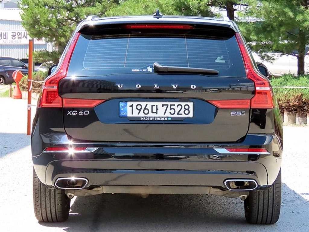 볼보 XC60 XC60(2세대) B5 AWD 인스크립션 이미지 4