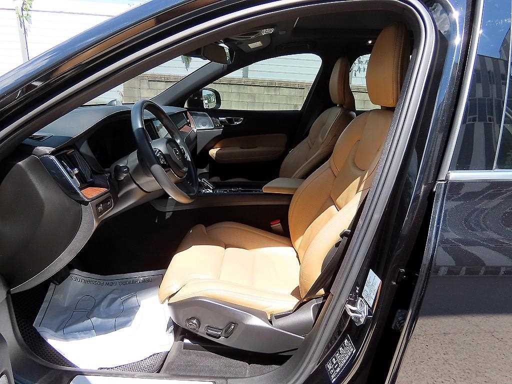 볼보 XC60 XC60(2세대) B5 AWD 인스크립션 이미지 5