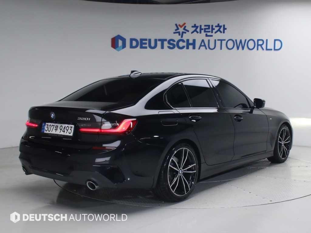 BMW 3시리즈 3시리즈 (G20) 320i M 스포츠 이미지 2