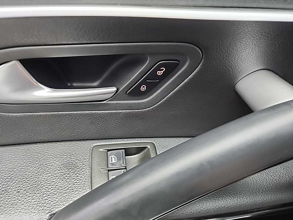 폭스바겐 시로코 2.0 TSI R 이미지 16