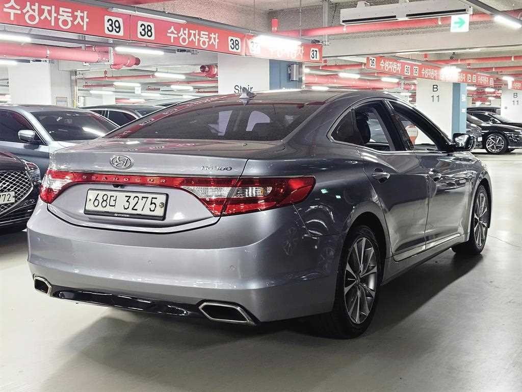 현대 그랜저 그랜저 HG HG300 PREMIUM 기본형 이미지 3