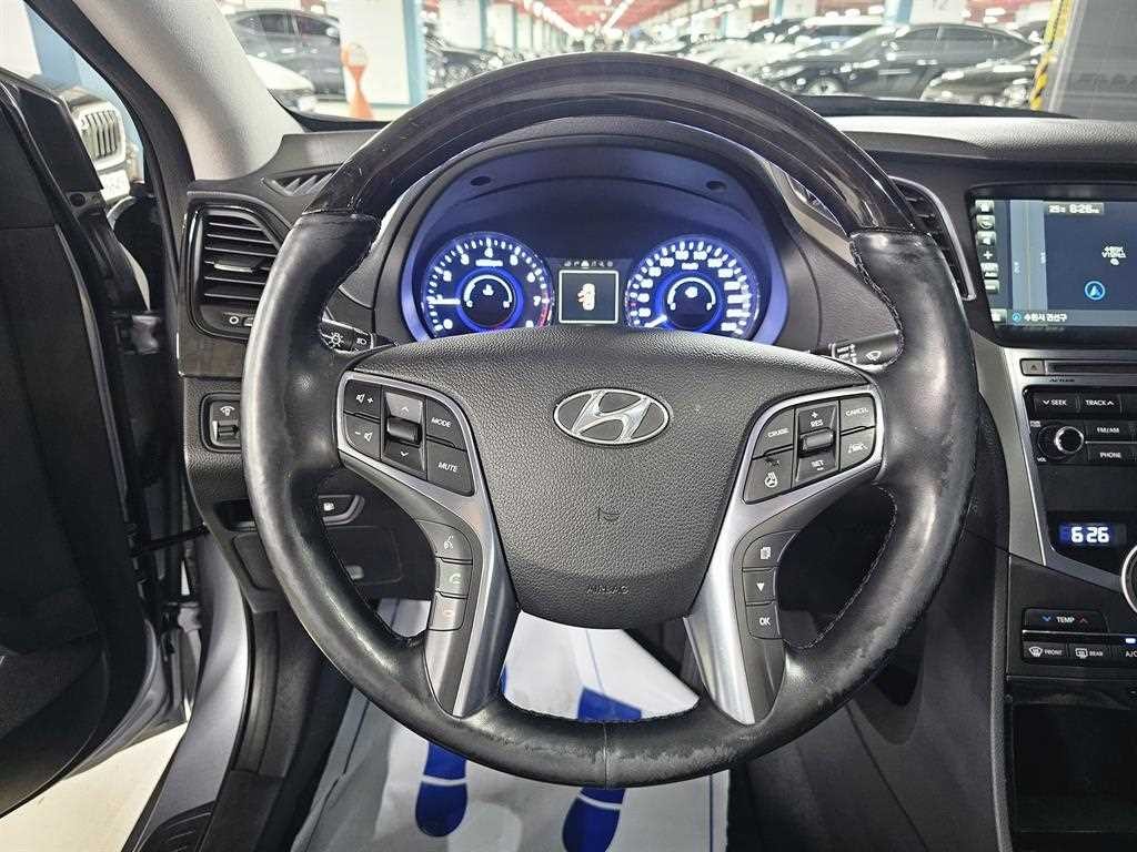 현대 그랜저 그랜저 HG HG300 PREMIUM 기본형 이미지 9