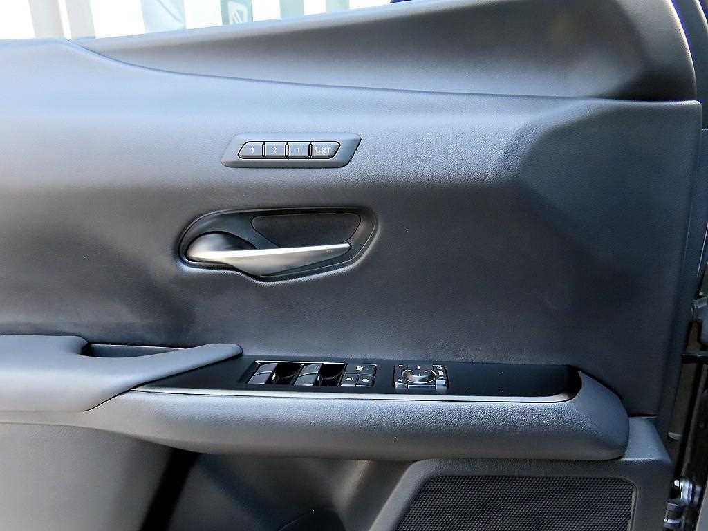 렉서스 UX UX 250h 2.0 AWD 이미지 12
