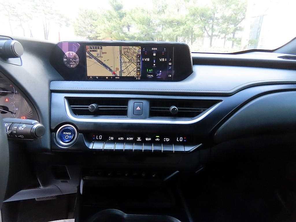 렉서스 UX UX 250h 2.0 AWD 이미지 13
