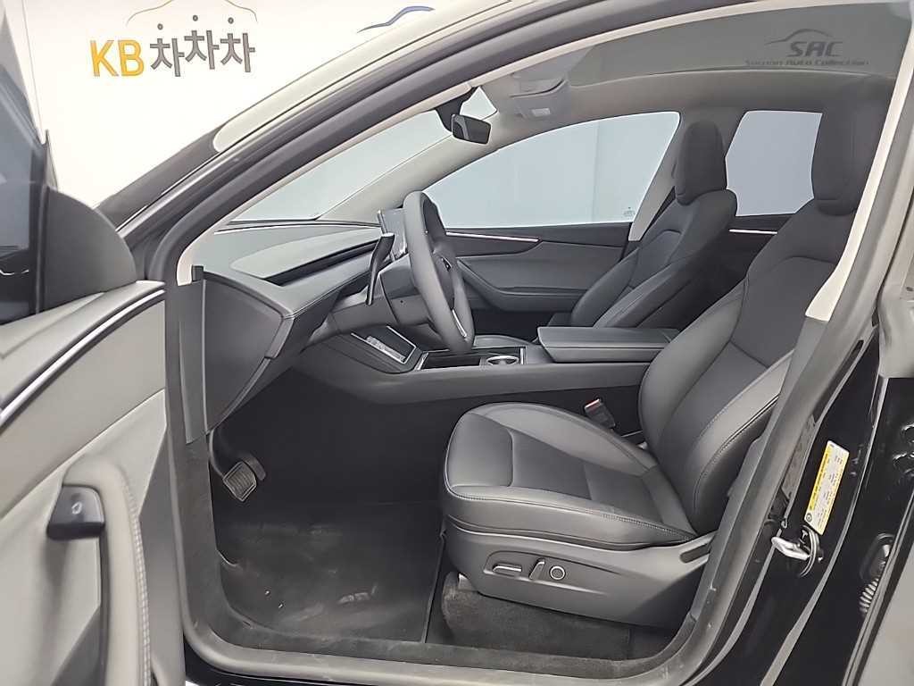 테슬라 모델 Y RWD 이미지 11