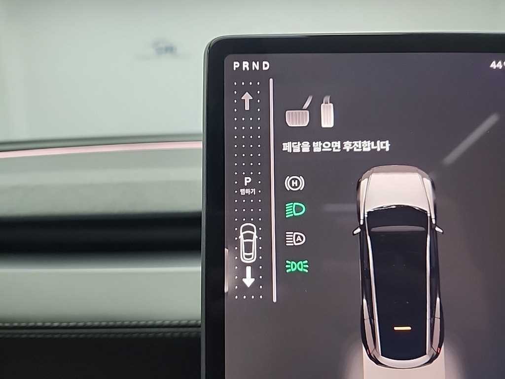 테슬라 모델 Y RWD 이미지 8