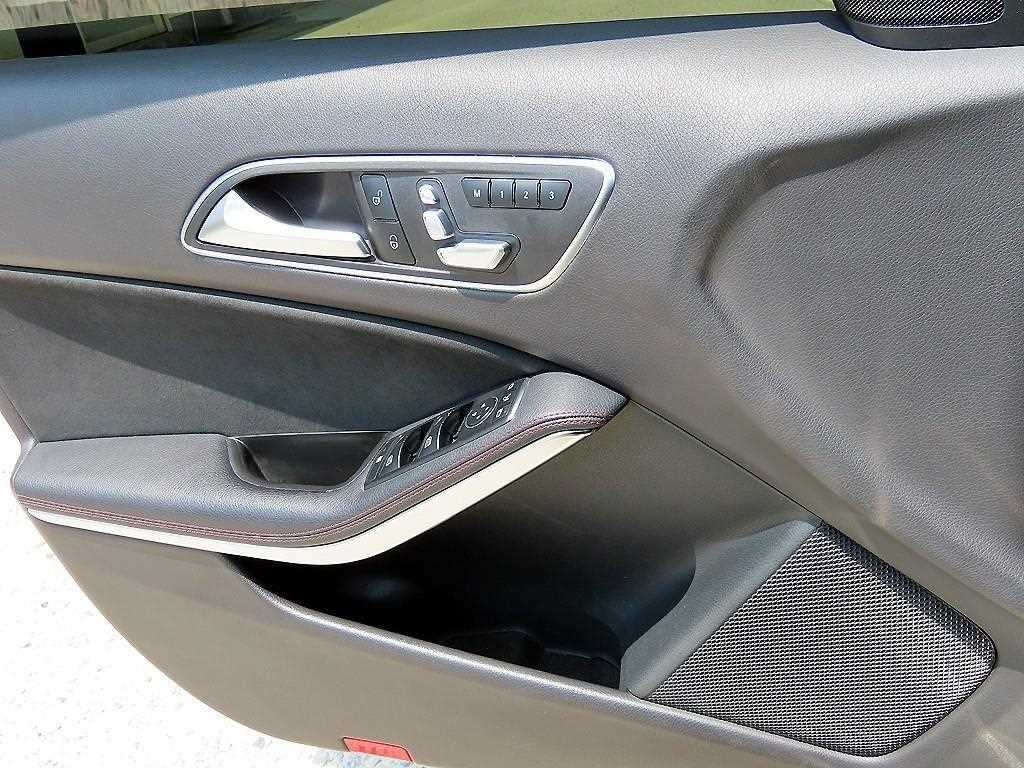 벤츠 A 클래스 A클래스 W176 A45 AMG 4MATIC 이미지 11