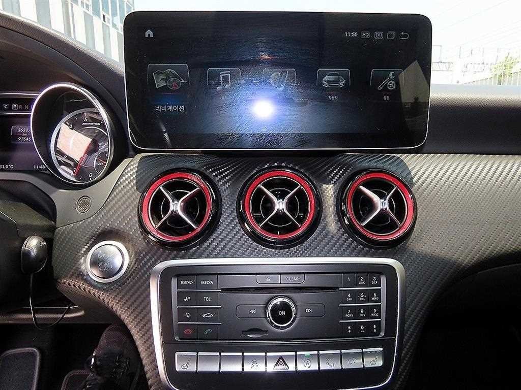 벤츠 A 클래스 A클래스 W176 A45 AMG 4MATIC 이미지 13
